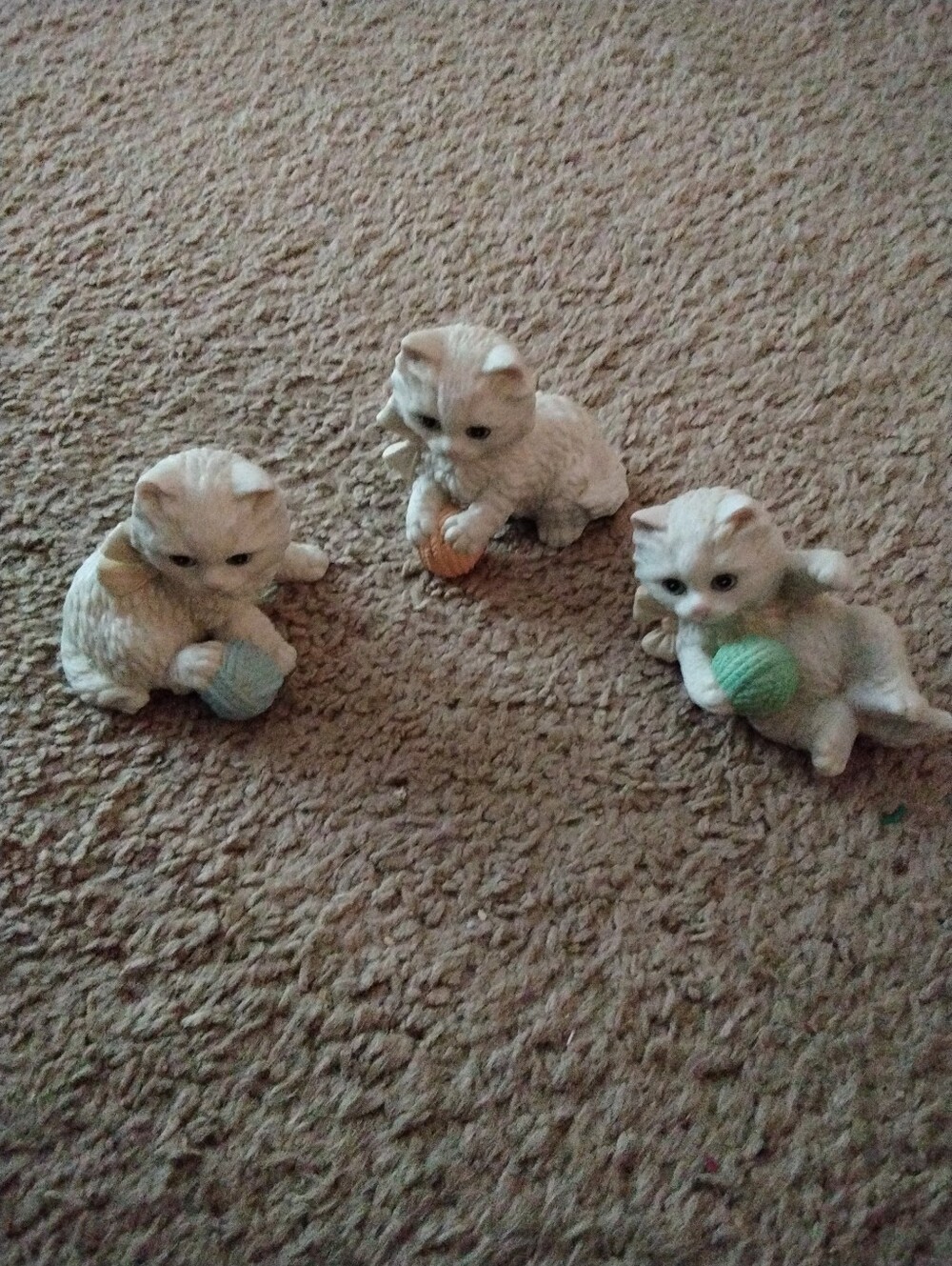 Homco Cream Kitten Figurines with Yarn Ball - Decorative Cat Statues/3